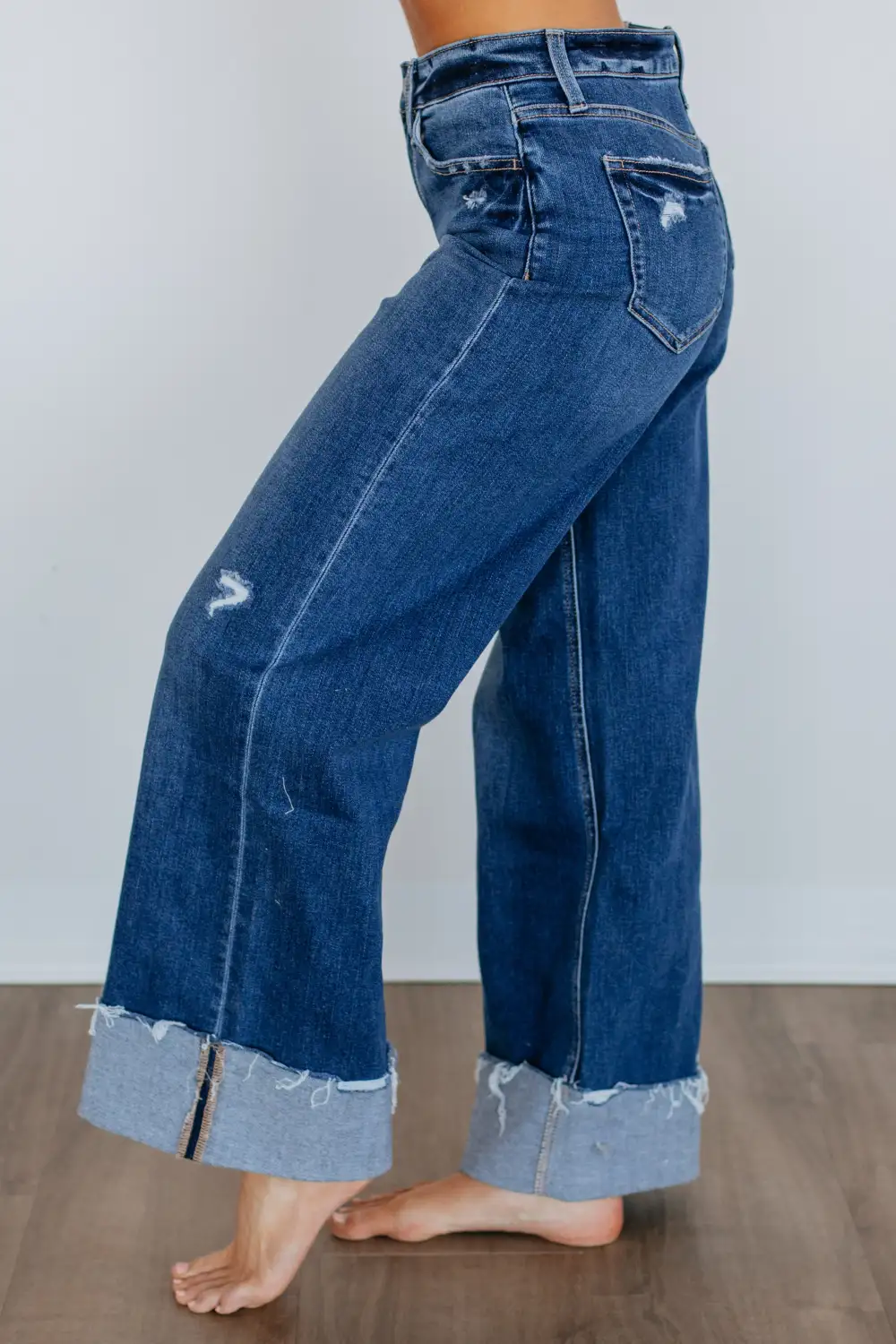 Women's High Rise Wide Leg Cuffed Hem Jeans