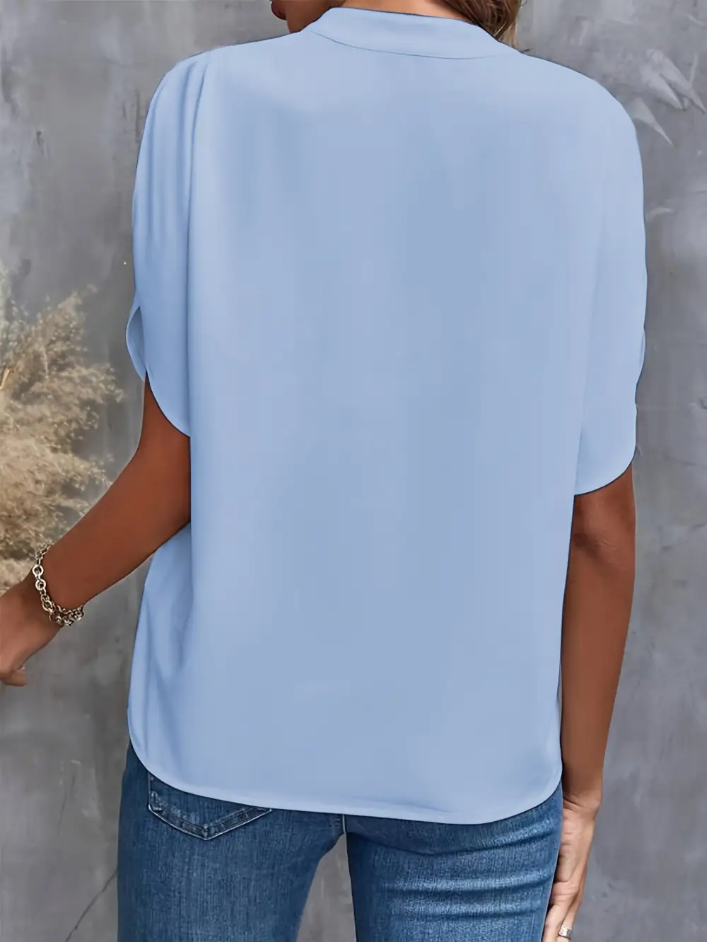 Relaxed Minimal Blouse