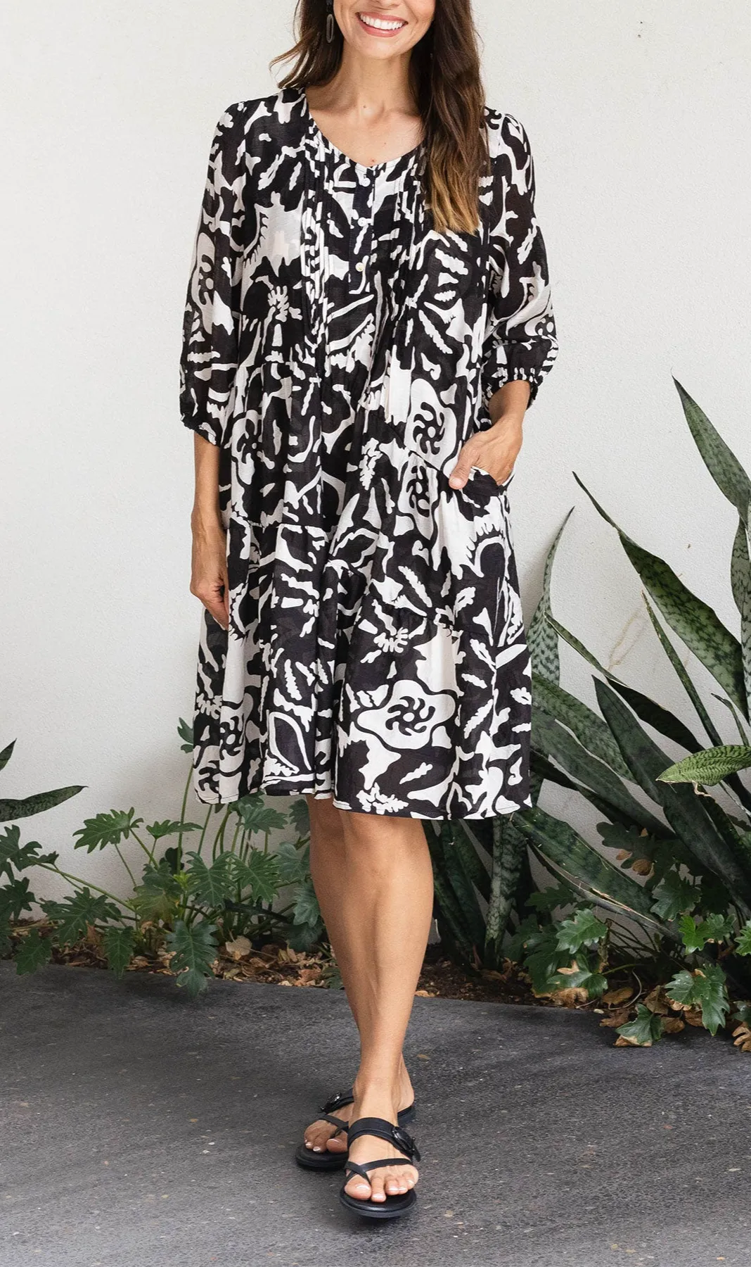 Pocket Above-Knee Cotton Floral Pleated V-Neck Half-Sleeve Dress