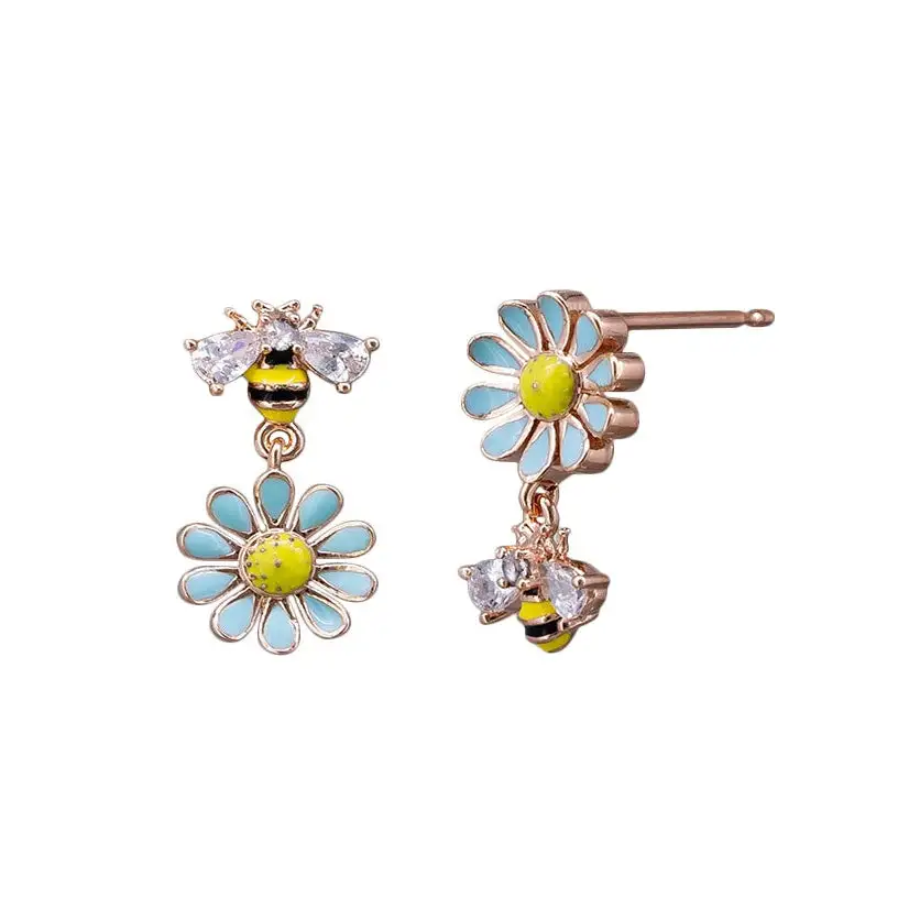 Daisy Bee Stud Earrings