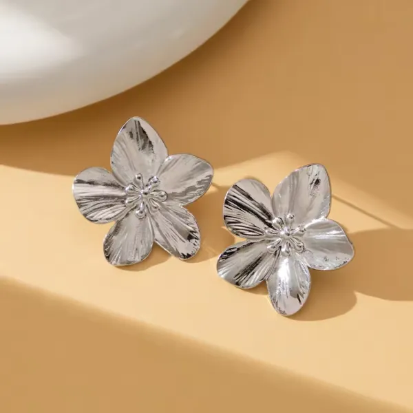 Simple and fashionable floral-style women's earrings jewelry
