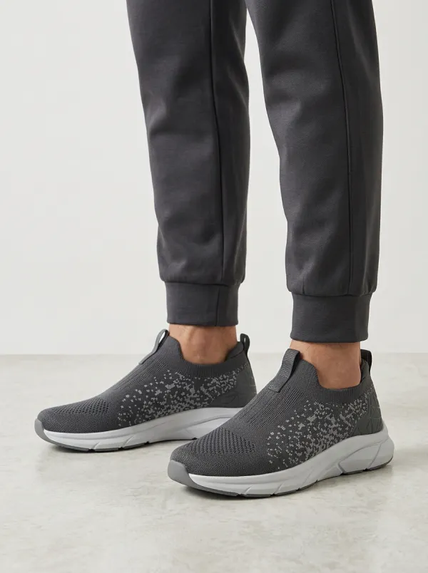 Unisex Geometric Pattern Printed Slip-On Sneakers
