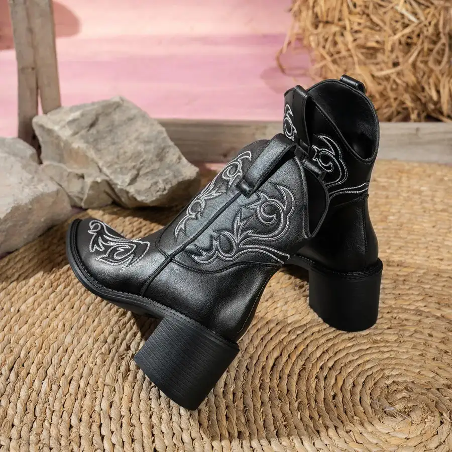 Resort Point Toe Block Heels Boots