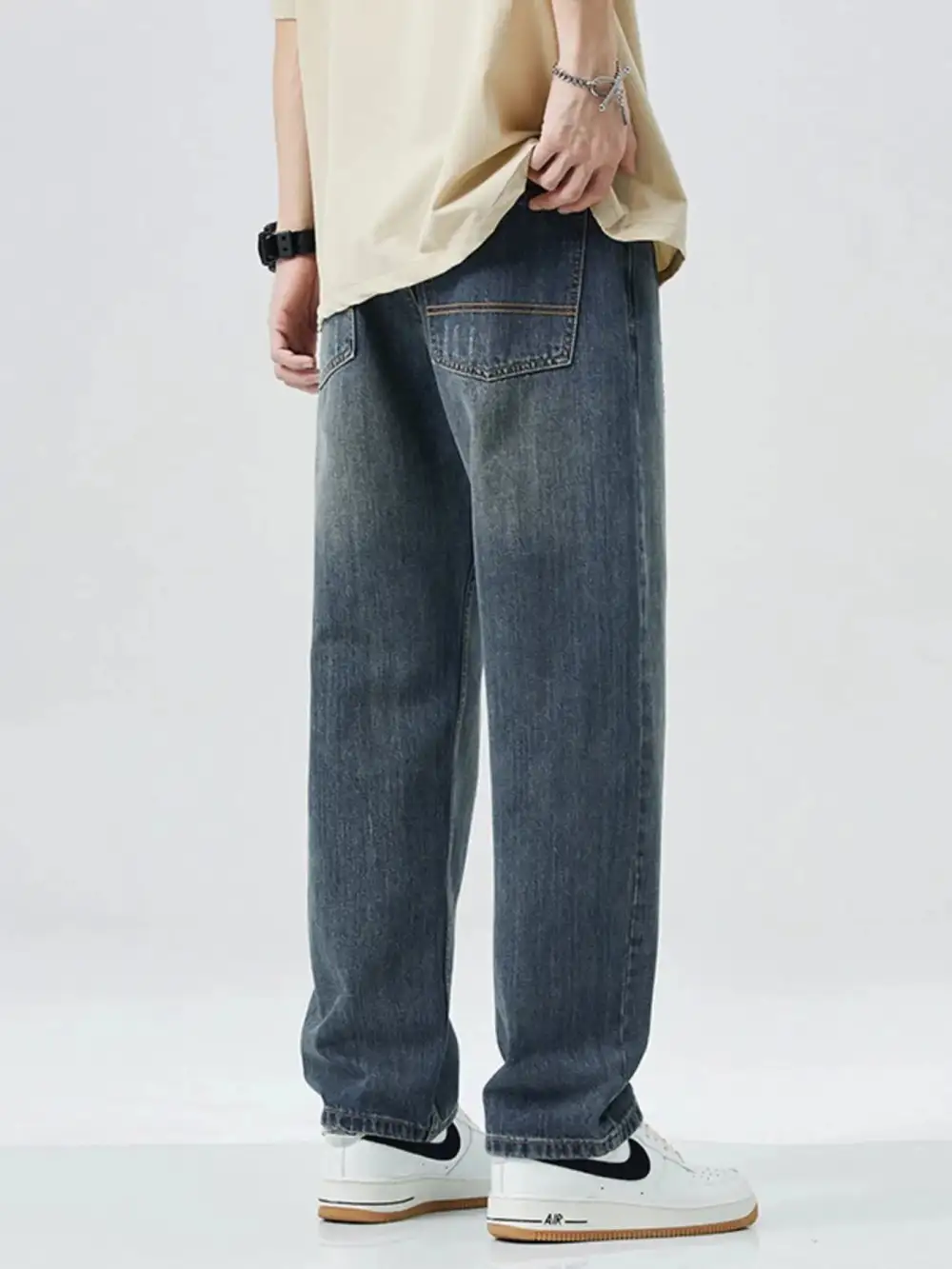 Relaxed Wide Leg Relaxed Fit Jeans