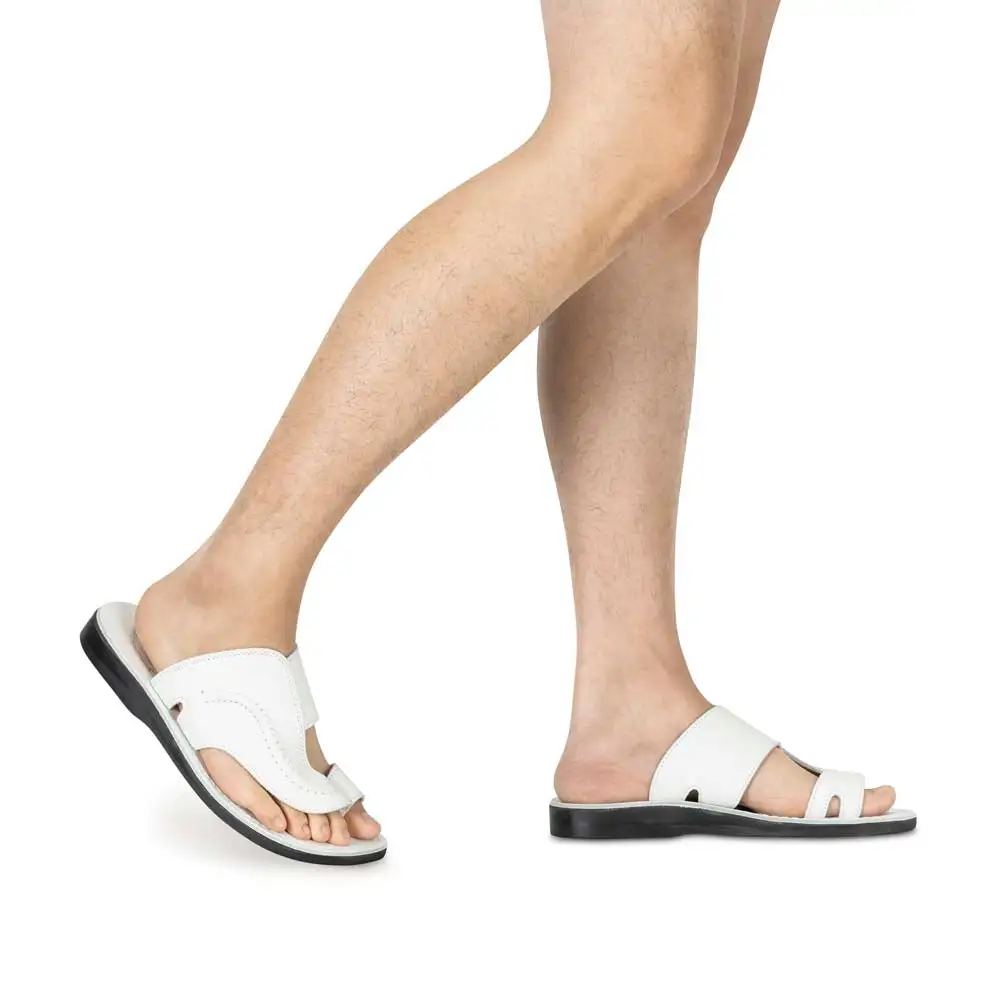 Relaxed Leather Toe Strap Sandals