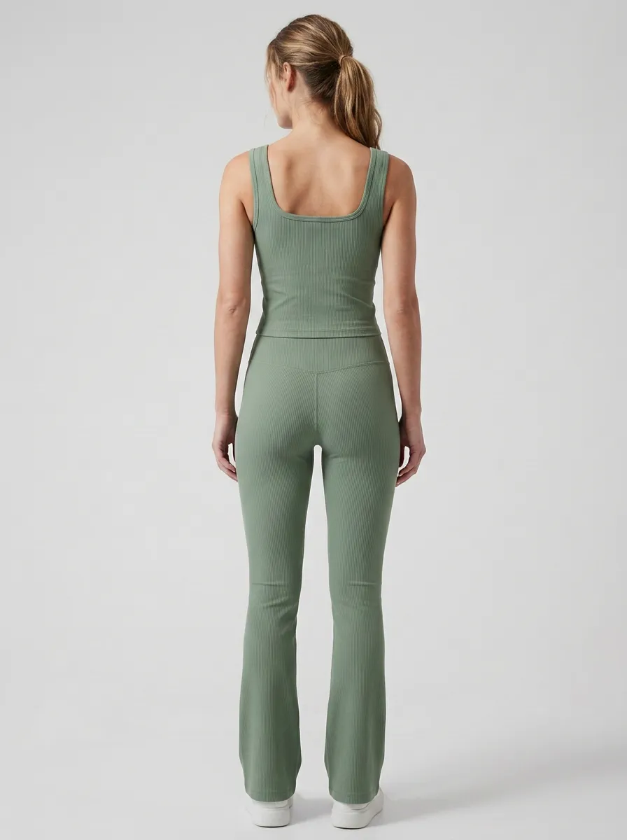 Active Everyday-Look Women's Tank Top Flare Pants Active Set