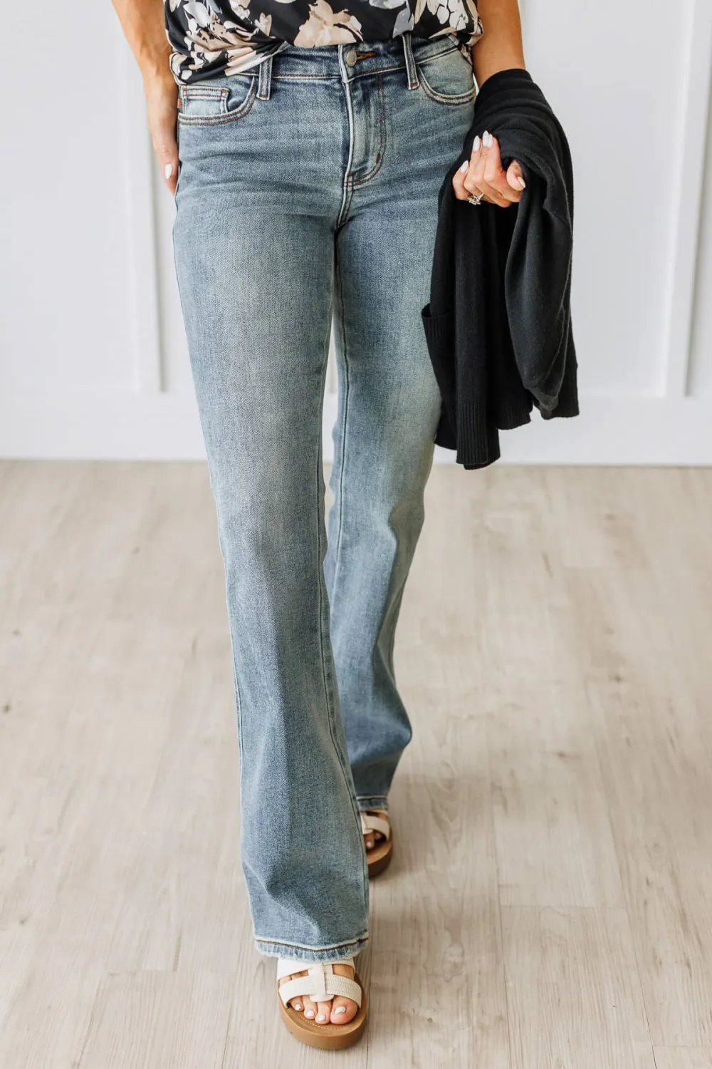Low-Rise Bootcut Clean Finish Jeans