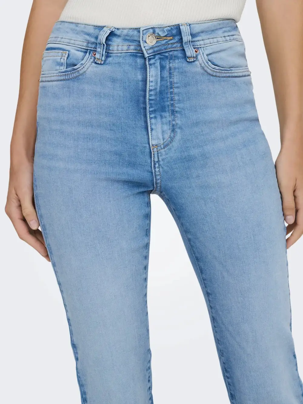 Essential Modern Everyday Classic Jeans