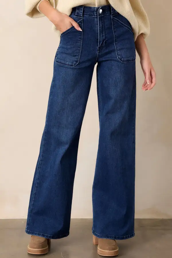 Polished Mid-Rise Washed Pocketed Stretch Straight Leg Jeans