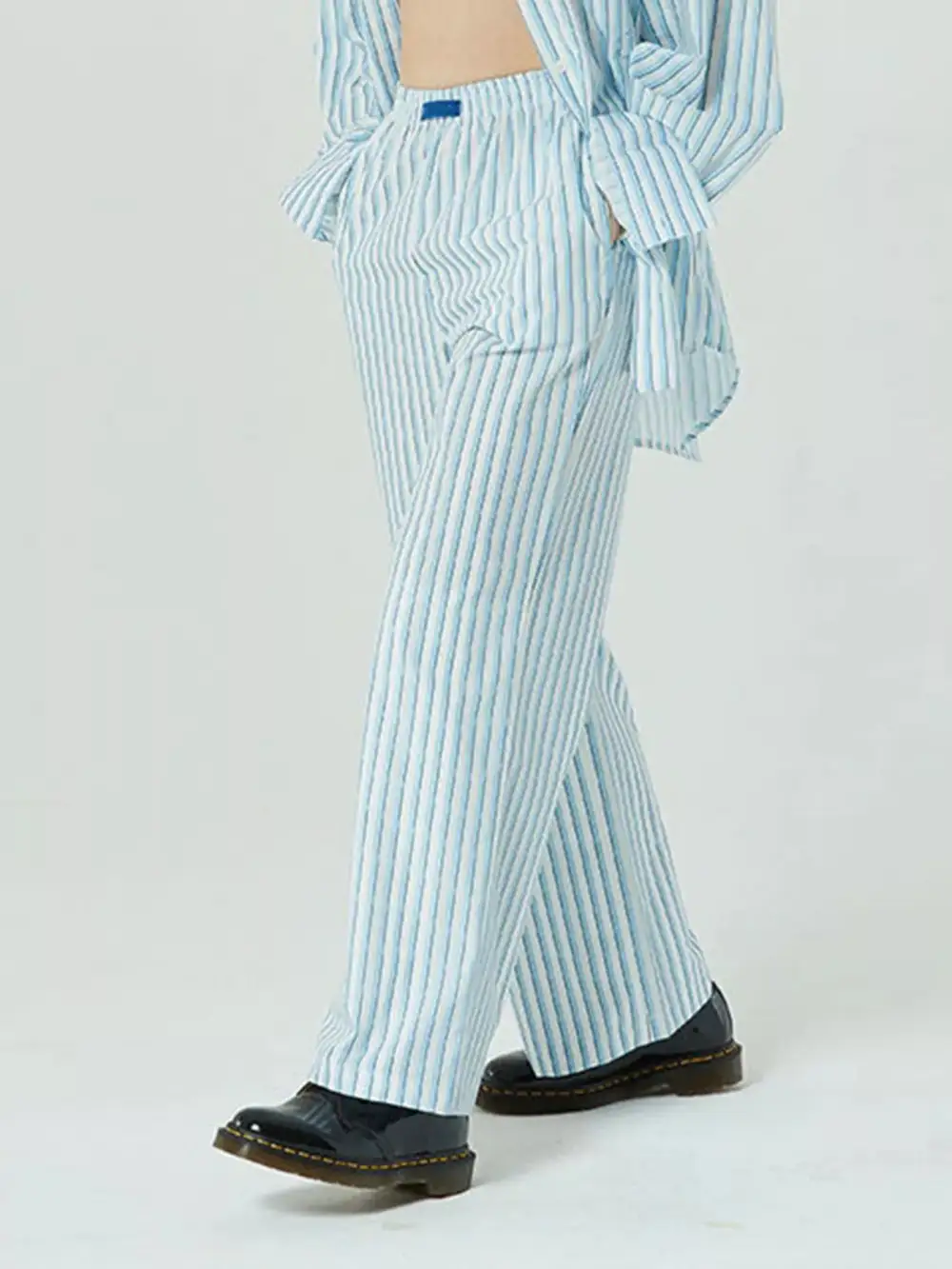 Relaxed Elastic Waist Wide Leg Pants