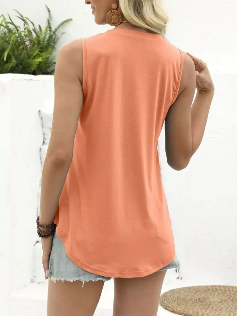 Tailored Refined Round-Neck Tank Top