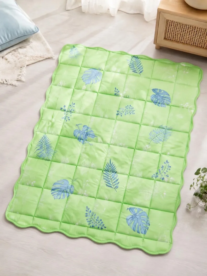 Tropical Leaf Print Cooling Mat