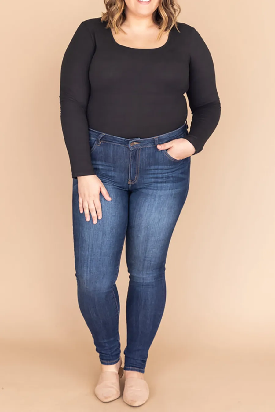 Stylish Dark Wash Skinny Jeans