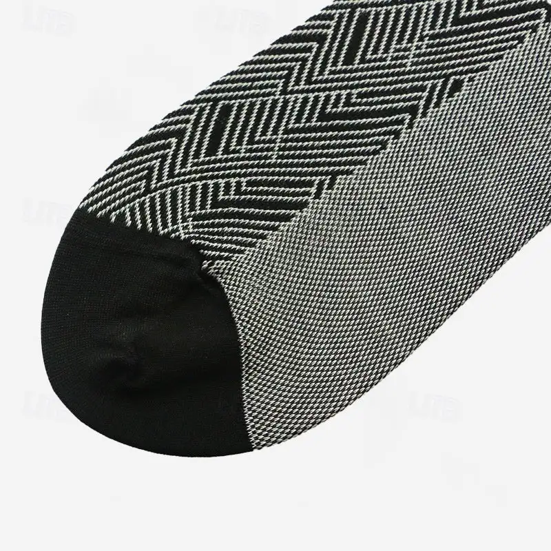 1 Pair Socks Black Color Plaid