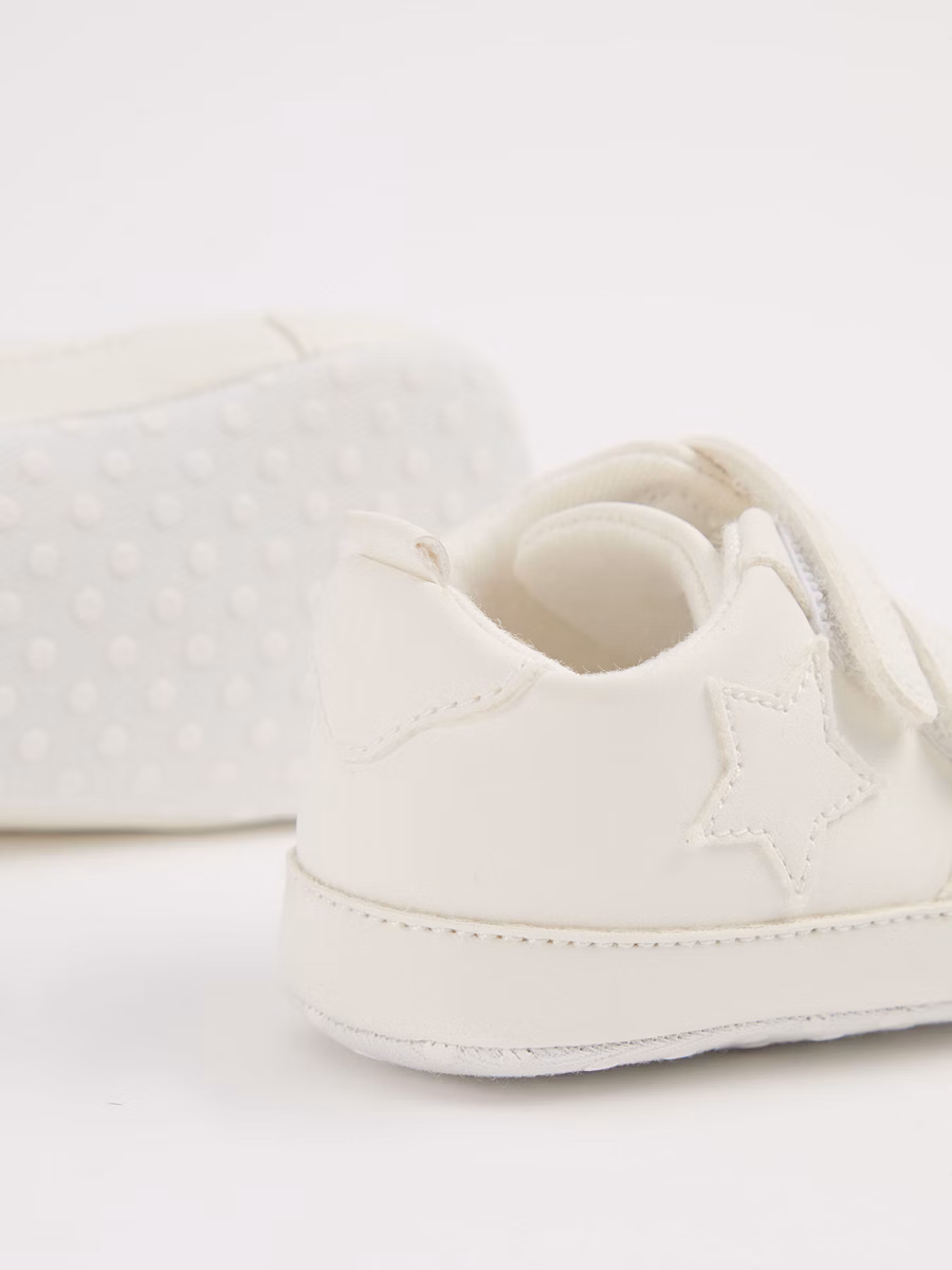 White Twin Strap Trainers detail 2
