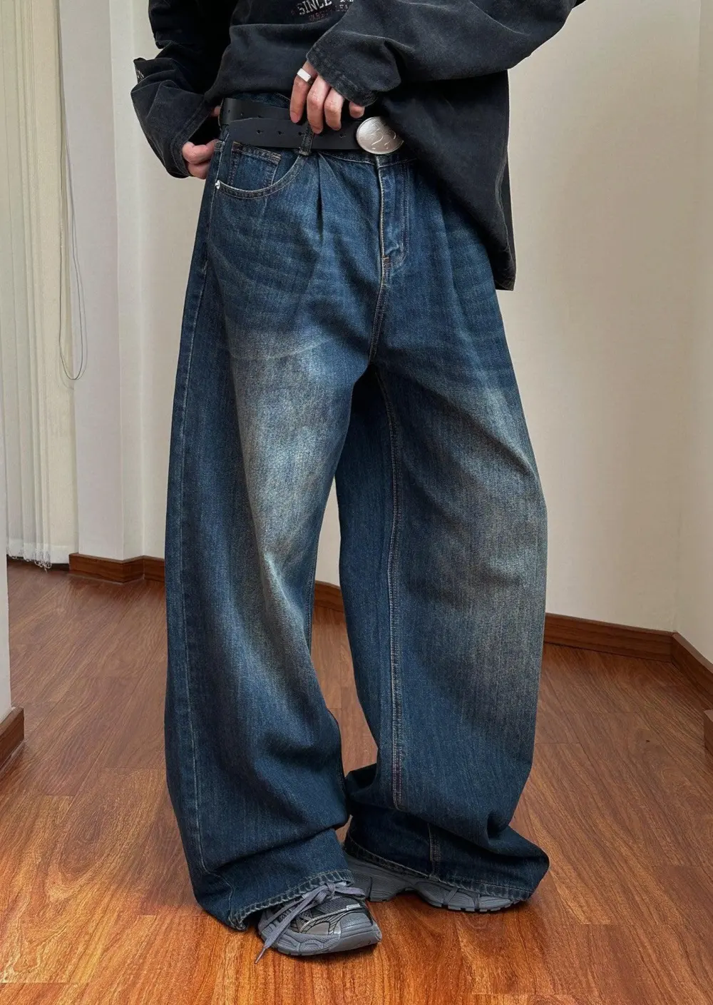 Faded Detail Wide Leg Jeans