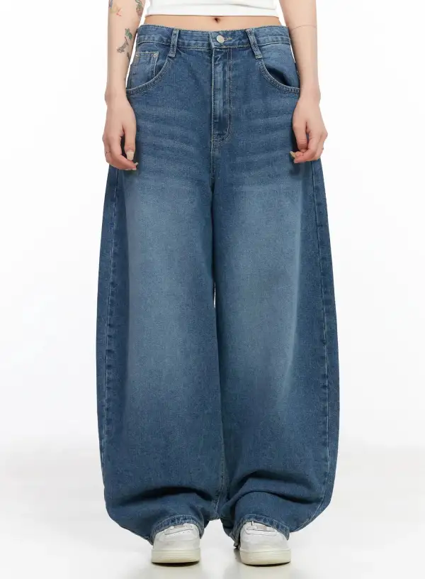 Vintage-Washed Wide Leg Jeans