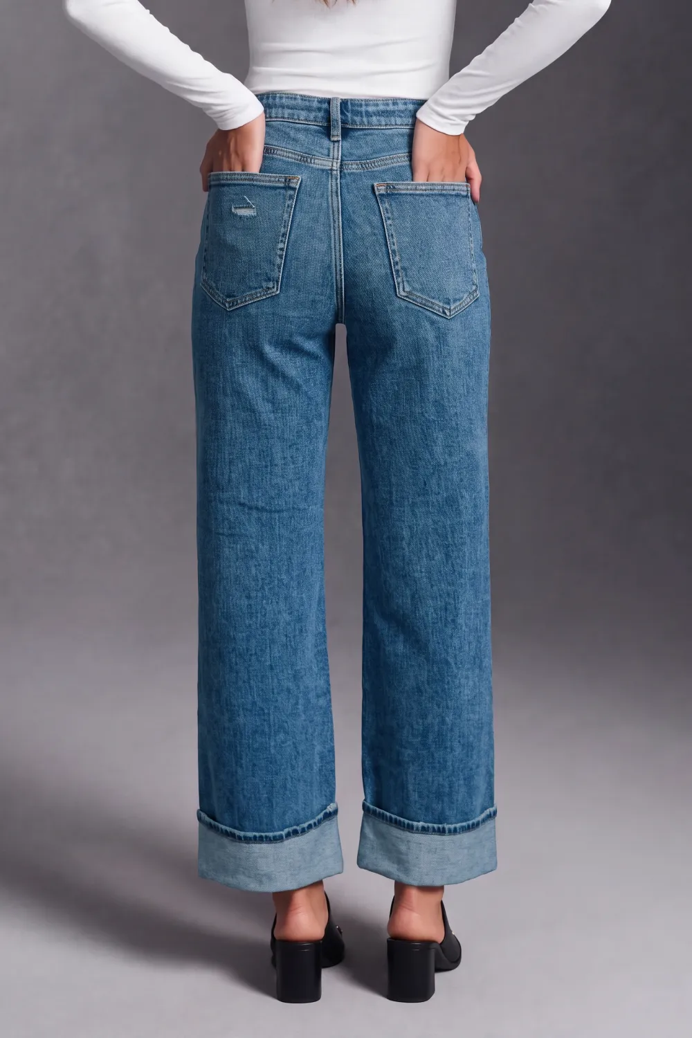 Women's Mid Rise Wide Leg Cropped Jeans