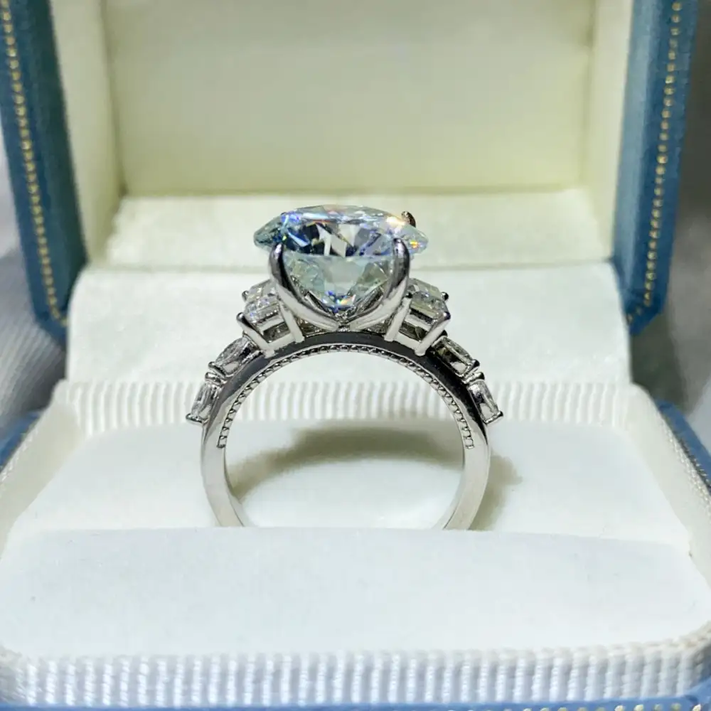 Daily Wear Moissanite Ring