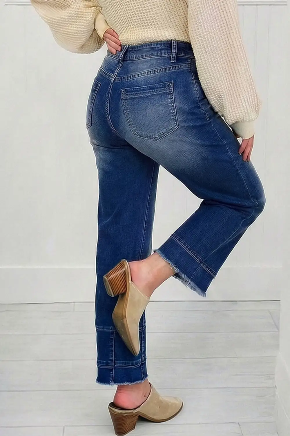 Women's Chic Seam Detail Raw Hem Ankle Length Jeans