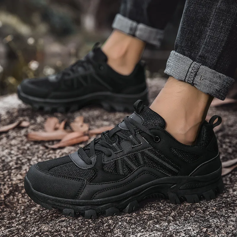 Men's Lightweight Wide Toe Trail Shoes