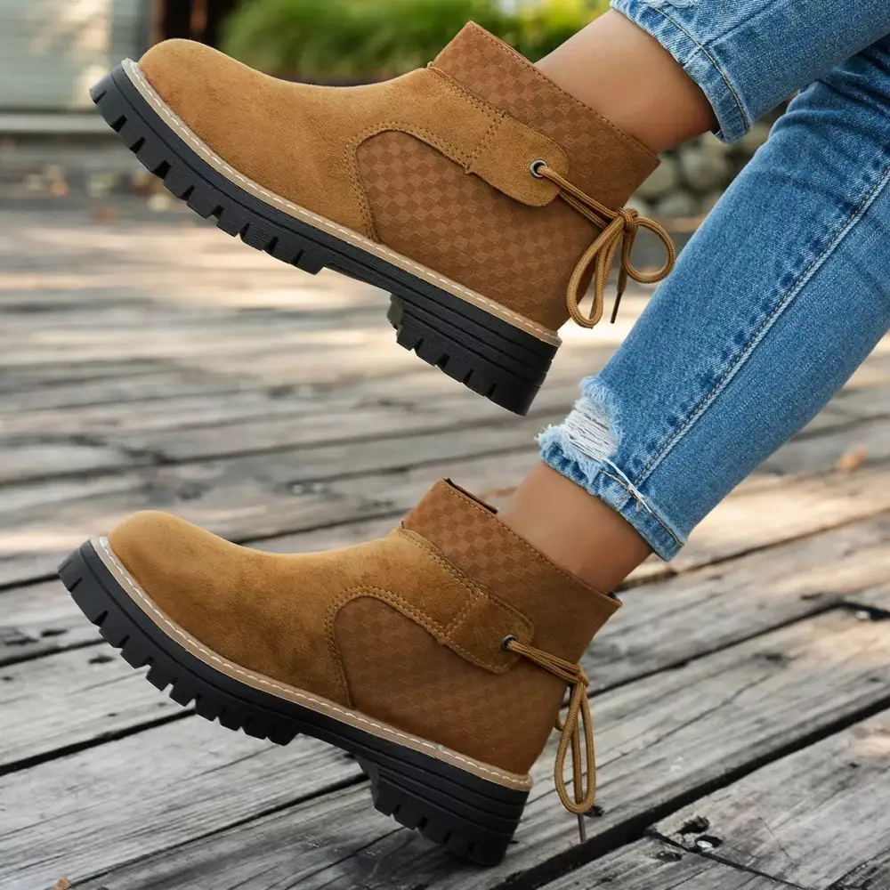 Lightweight Round Toe Platform Boots
