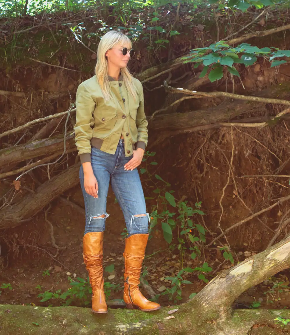 Ruched Contrast-Stitched Everyday Boots