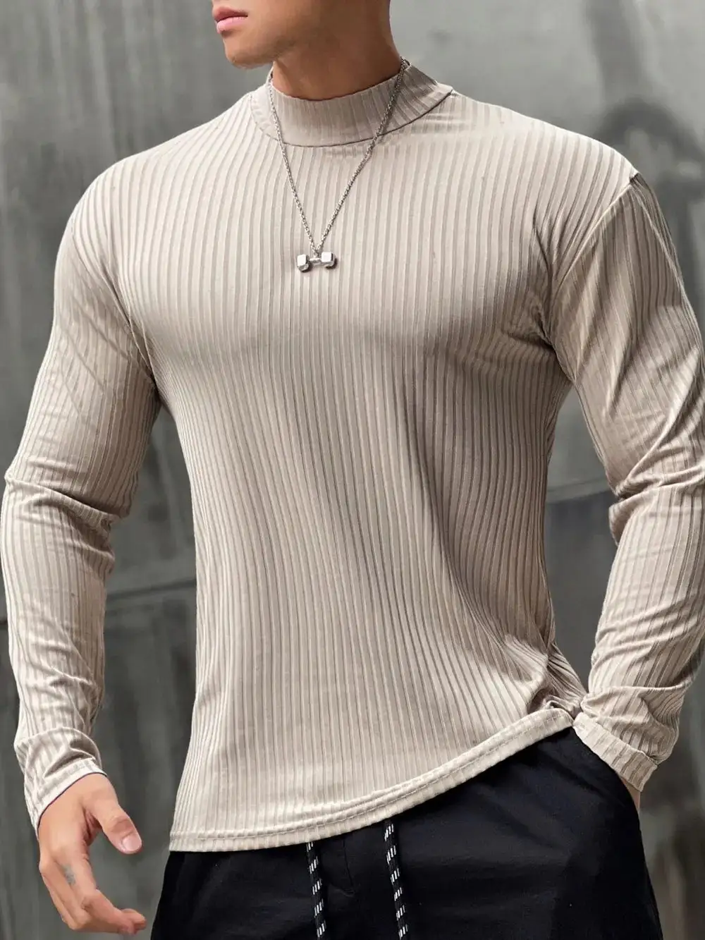 Relaxed Mock Neck Tee