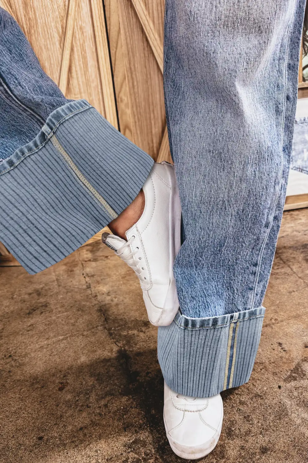 Relaxed Fit Straight Leg Cuffed Hem Casual Jeans