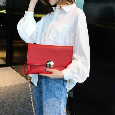 Fashion-Forward Shoulder Bag Bold Street Style Trendy