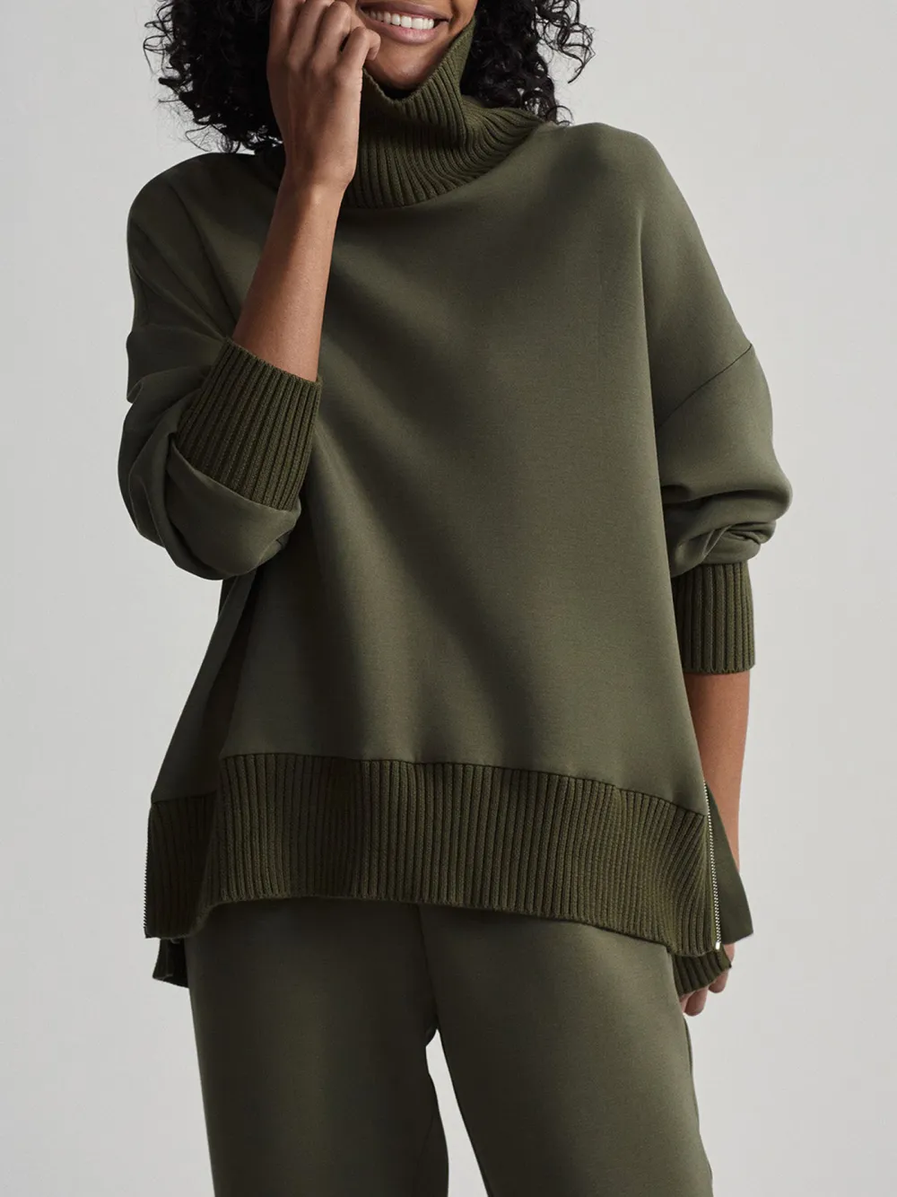 Elegant Turtleneck Textured Knit Sweatshirt