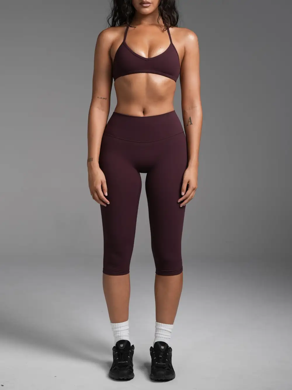Classic Smooth-Scrunch Scrunch-Detail Capri Leggings