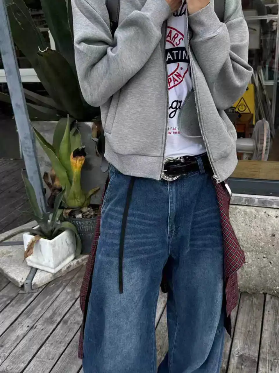 Barrel-Leg Denim Jeans