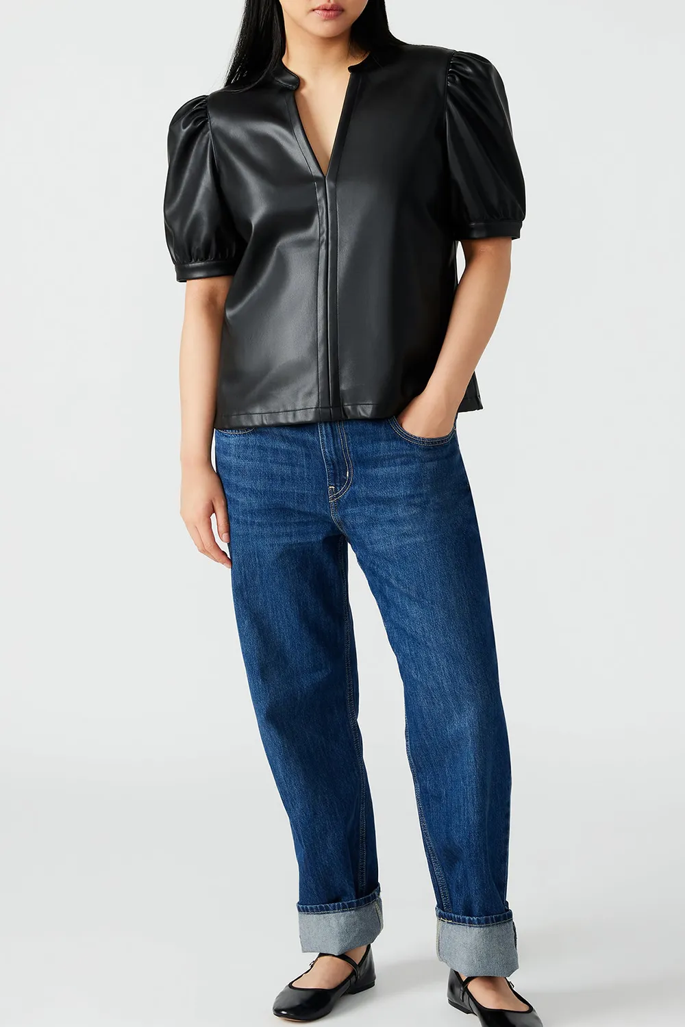 V-NECK TOP BLACK