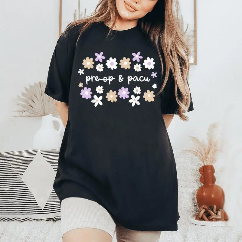 Floral Pacu & Pre-Op Nurse Rn Surgery Anesthesiologist Grad Women's Oversized Comfort T-Shirt