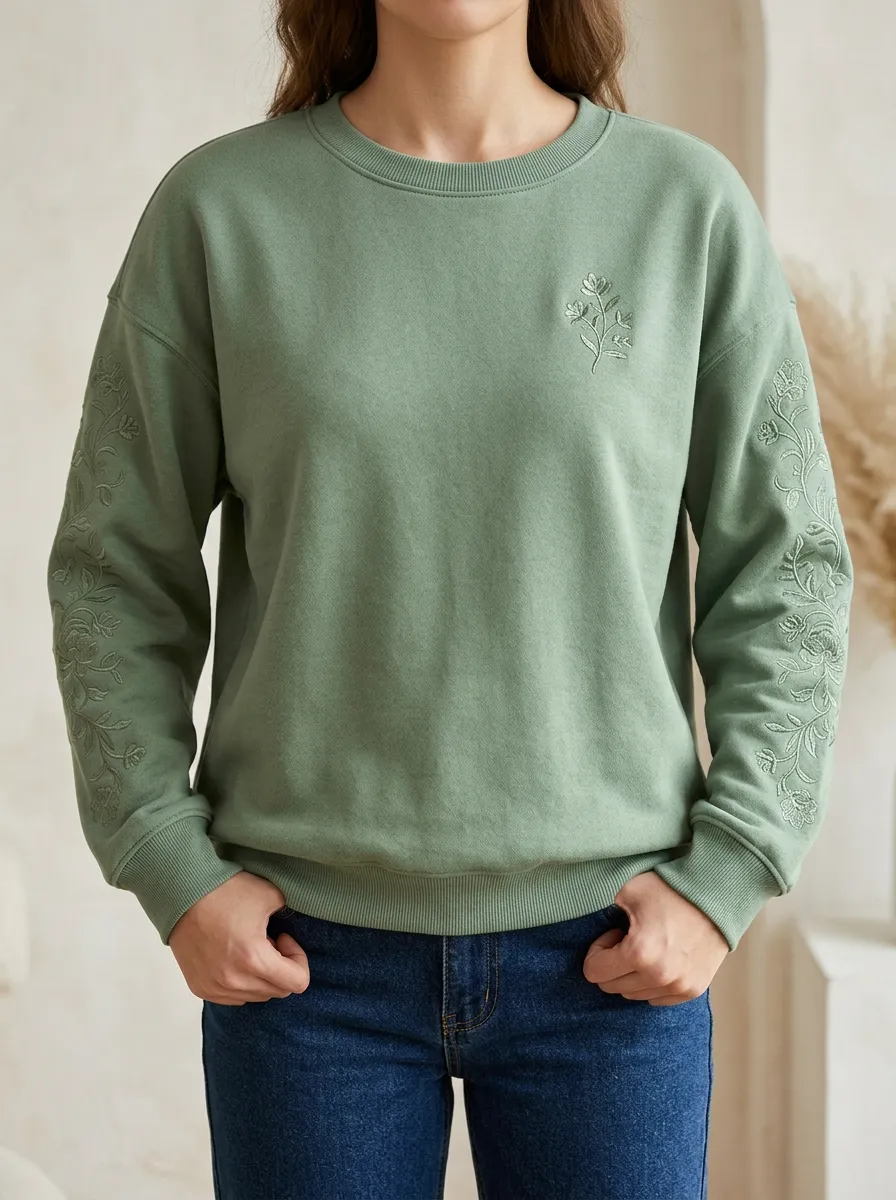 Women's Relaxed Sweatshirt for Modern Wear