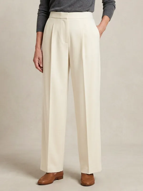 Refined Profile Pleated Wide-Leg Trousers