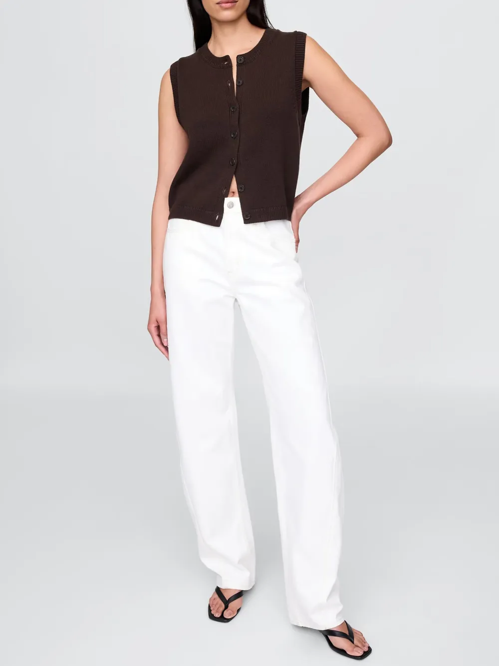 Round Neck Sleeveless Cardigan