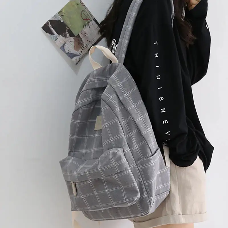 Youthful Basic: Simple Compact Everyday Bag