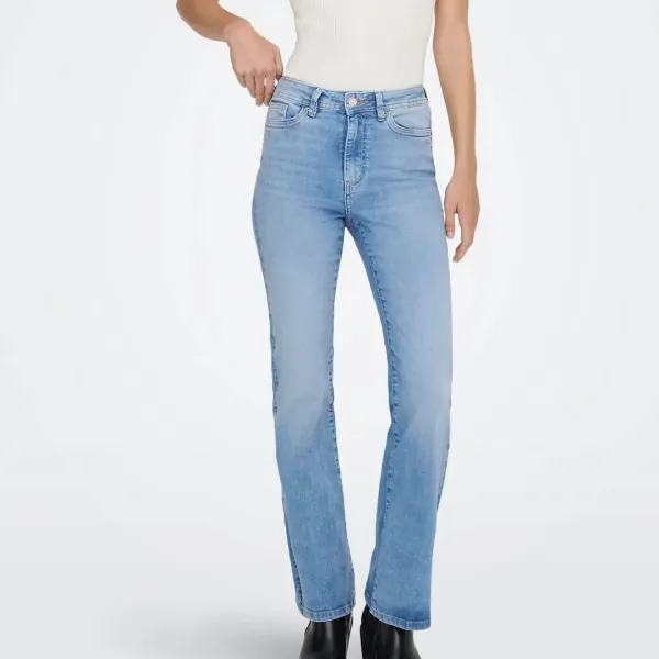 Essential Modern Everyday Classic Jeans