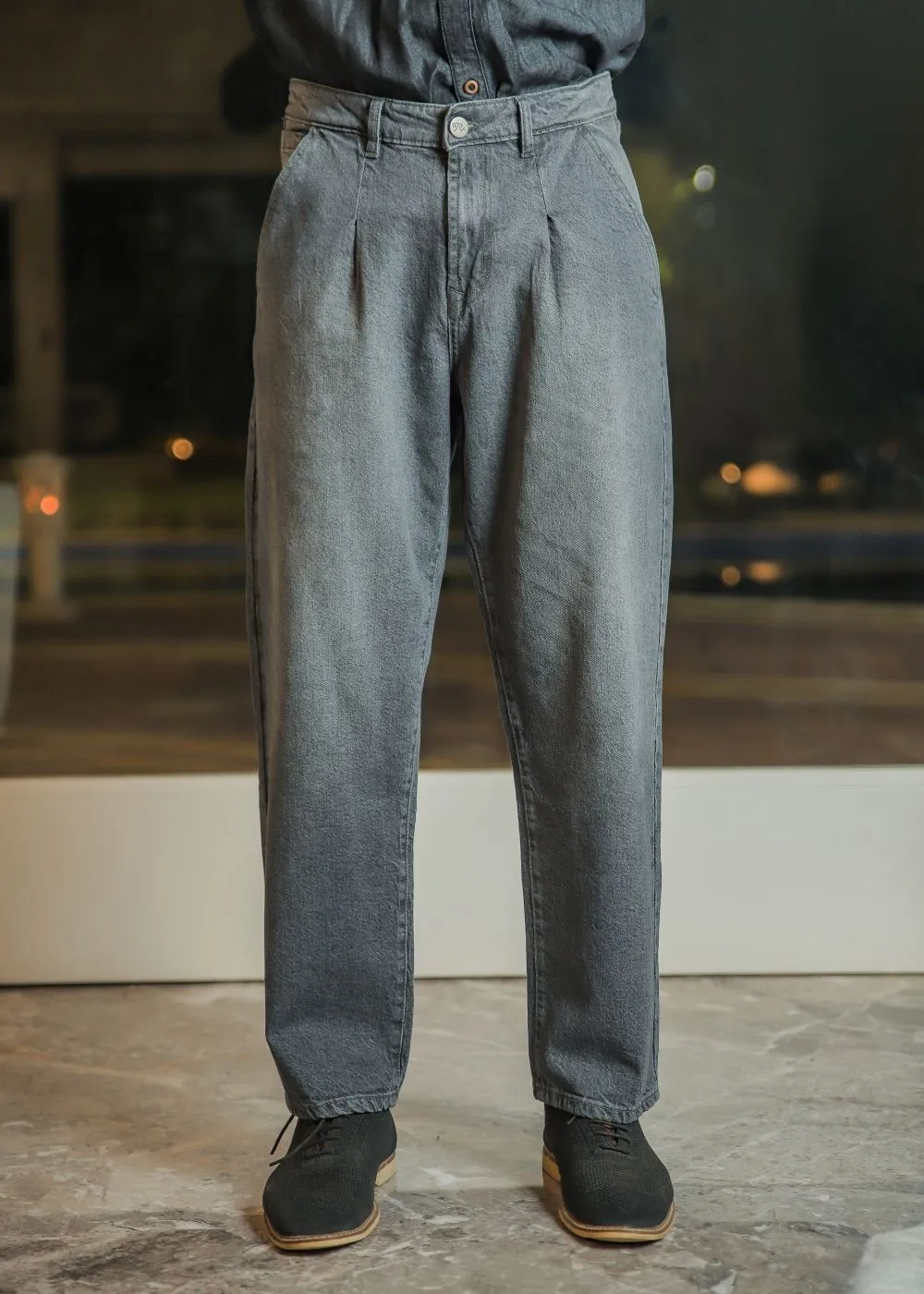 Straight-Leg Breathable Pleated Jeans