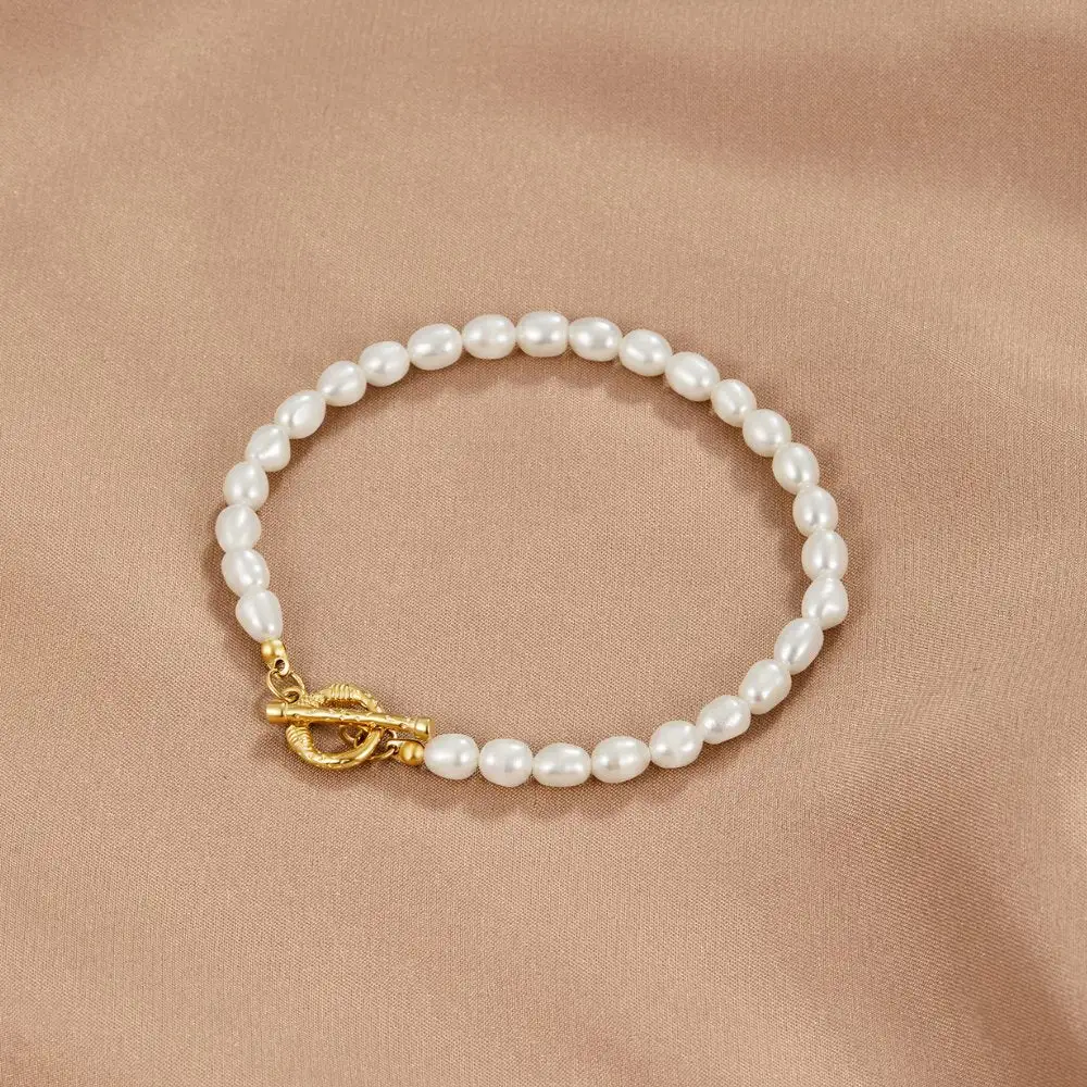 Minimal Pearl Bracelet