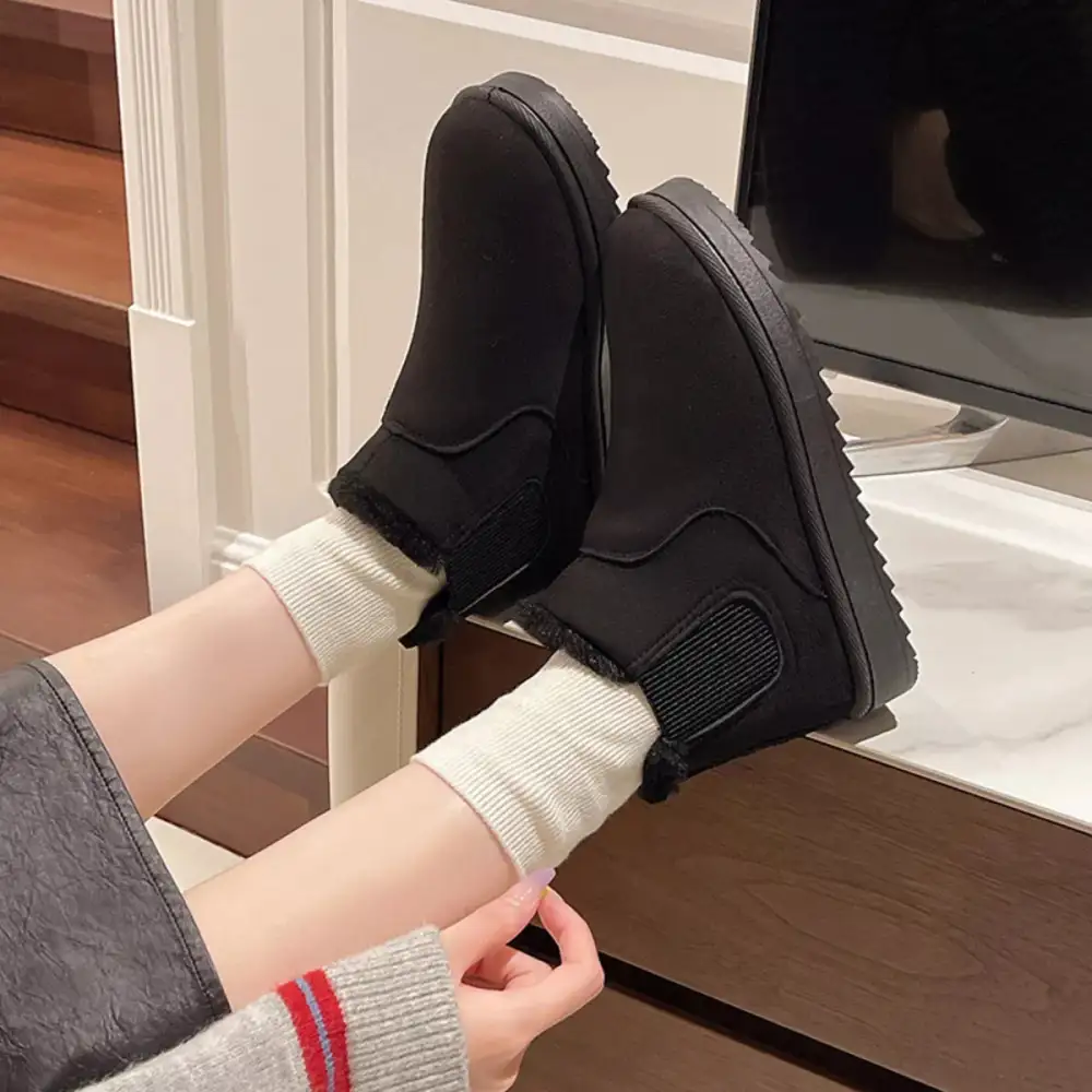 Textured Round Toe Platform Boots