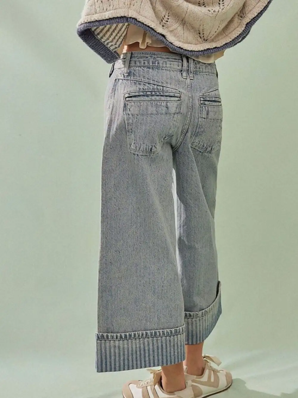 Relaxed Fit Stretch Cropped Jeans