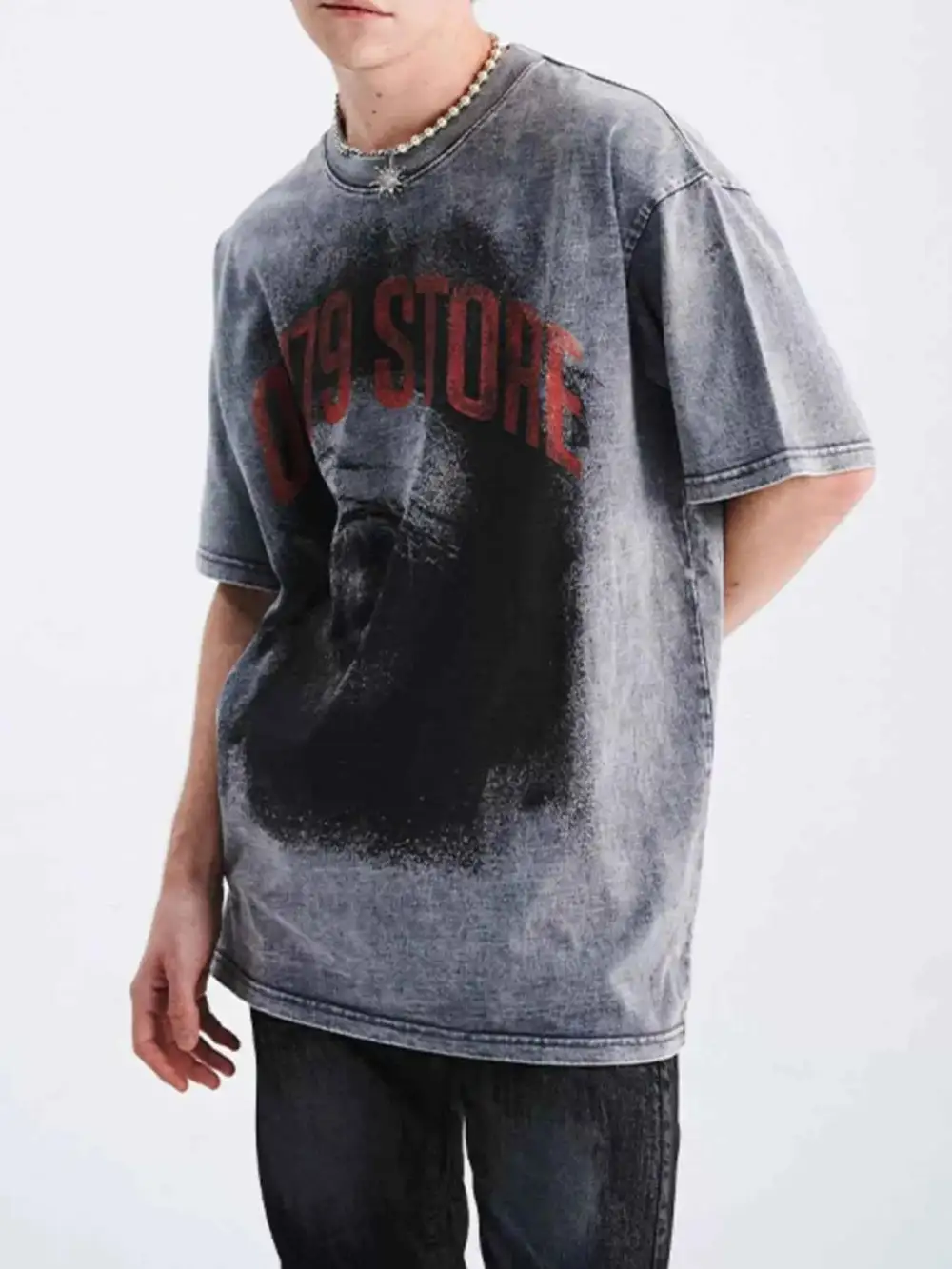 Textured Graphic Round Neck Short Sleeve T-Shirt