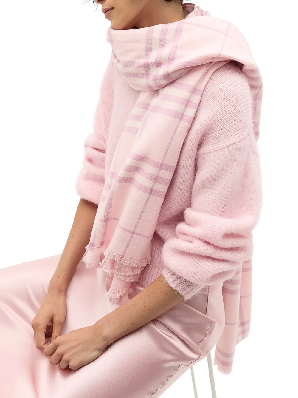 Retro Checkered Fringed Scarf