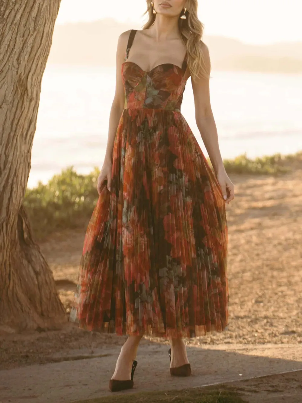 Elegant Floral Print Pleated Midi Dress