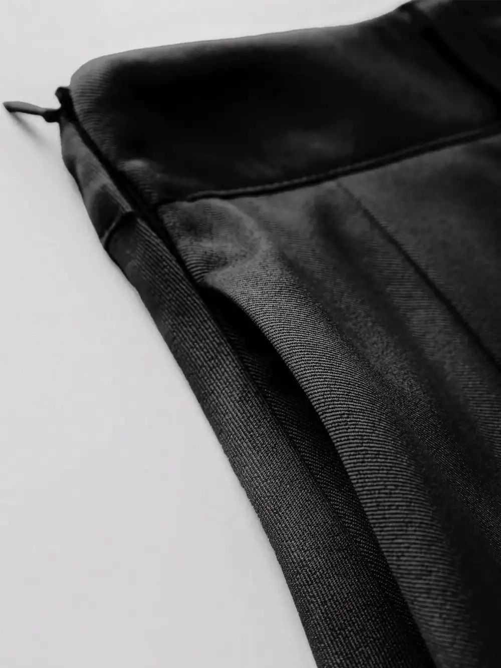 Calm Pleated Mini Skirt