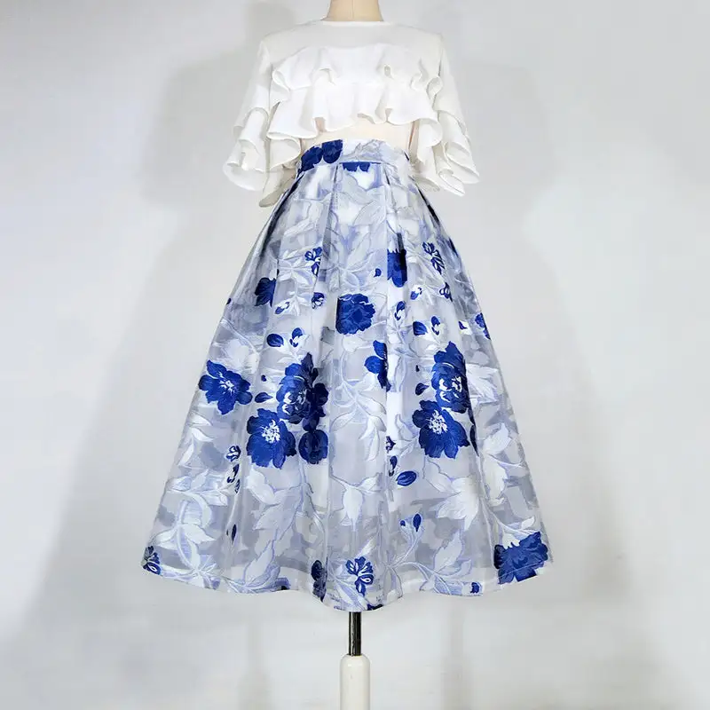 Roomy Outing Embroidered Flared Skirt