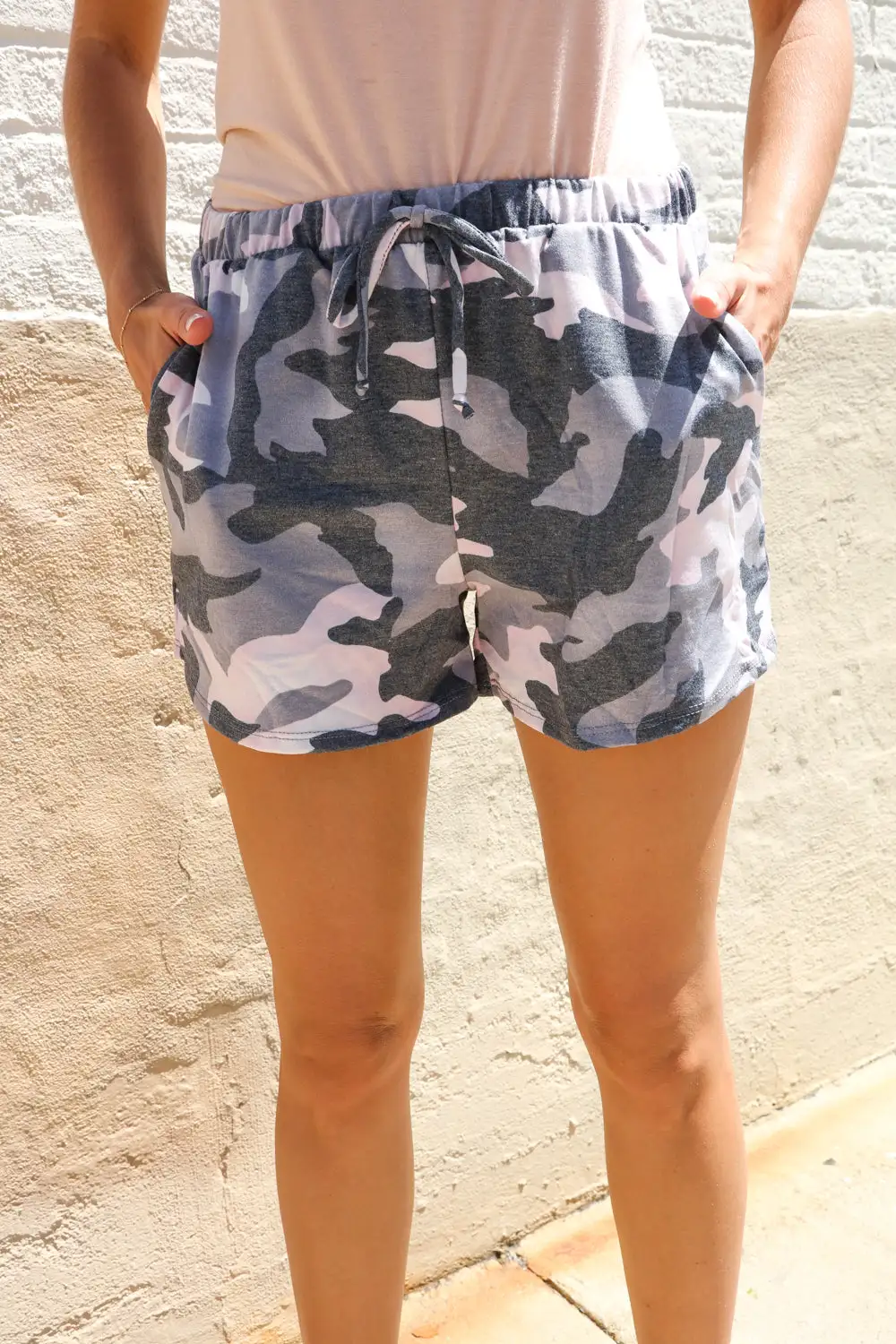 Clean Front Pocket Detail Shorts